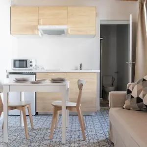 https://lapis-apartments.es-andalucia.com